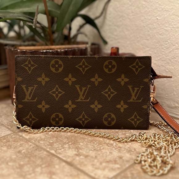 Authentic Louis Vuitton Vintage Monogram Wristlet Pouch Crossbody WOC
